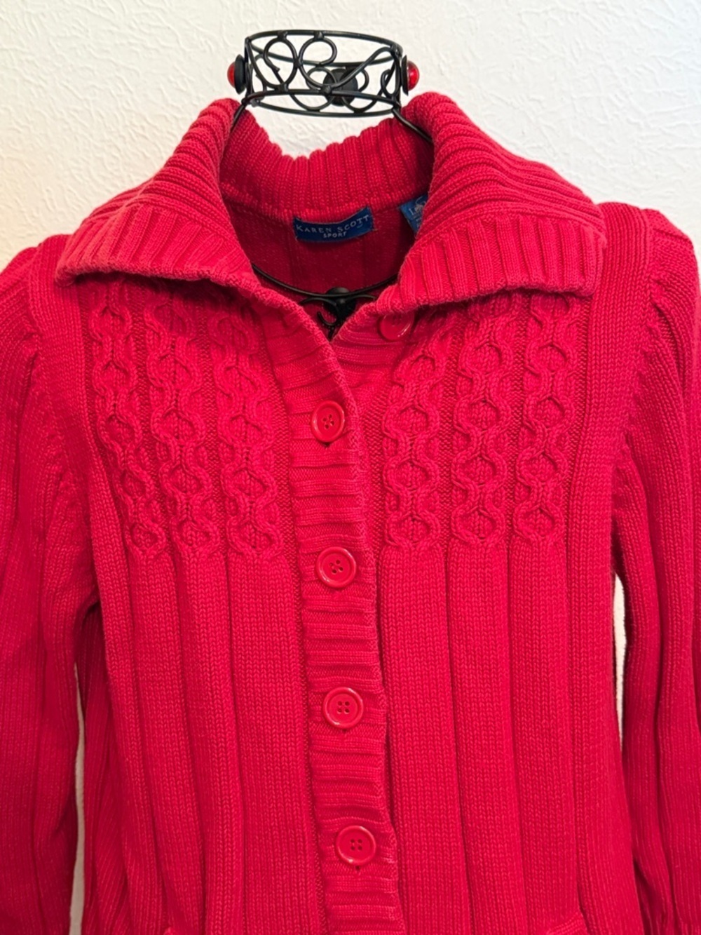 πππ3 for 12$πππKaren Scott Cable-Knit Button Front Sweater - Red Large - Picture 2 of 8